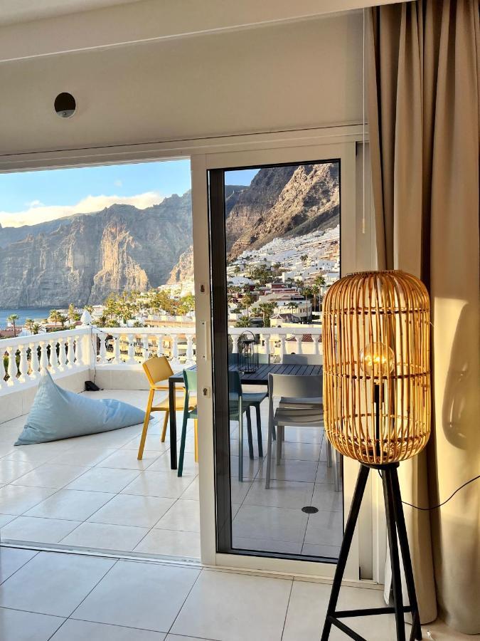 Luxury Penthouse With Breathtaking Views And Huge Private Terraces Apartment Puerto de Santiago  Exterior photo