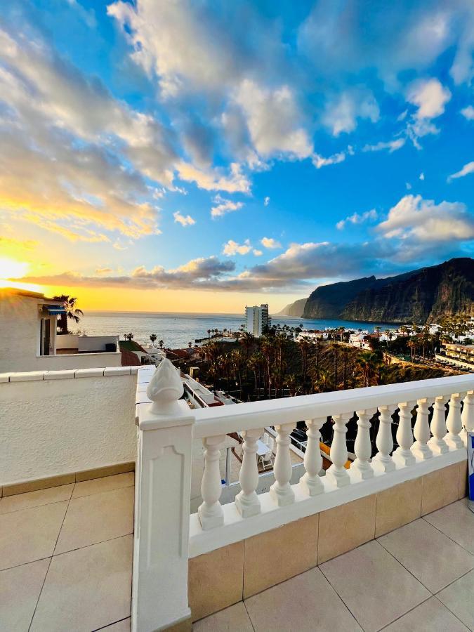 Luxury Penthouse With Breathtaking Views And Huge Private Terraces Apartment Puerto de Santiago  Exterior photo